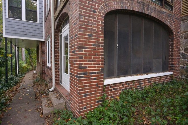 Primary Photo - 509 Claire Dr NE