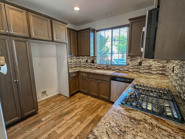 Building Photo - 24623 Montevista Cir