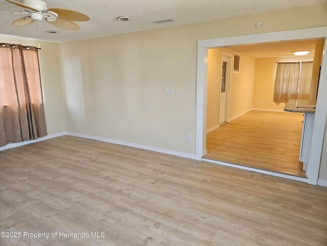 Building Photo - 13240 Starfish Dr