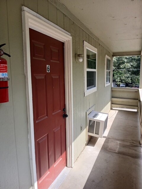 Building Photo - Windham #6