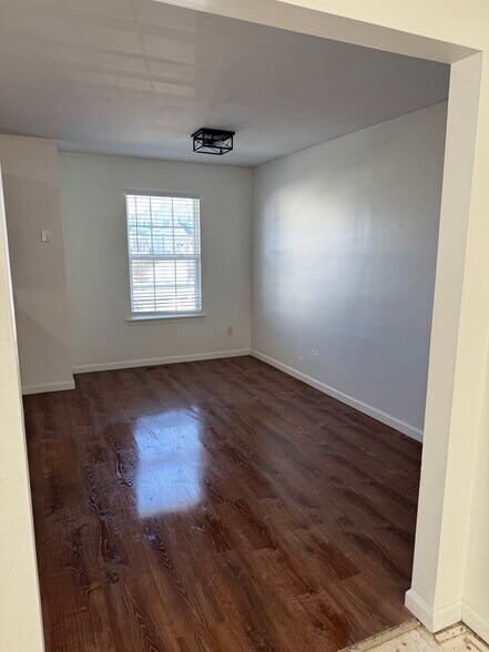 Dinning room - 517 Aidone Dr