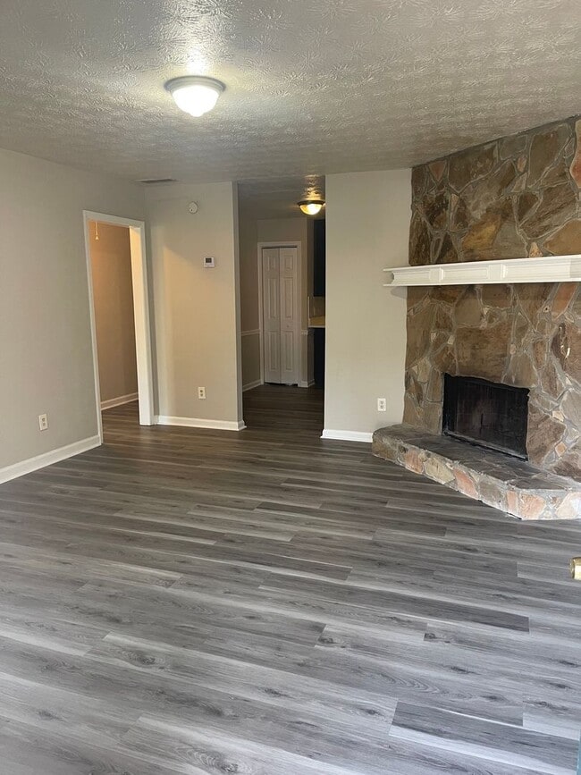 Building Photo - 5381-5383 Ridgemere Ct