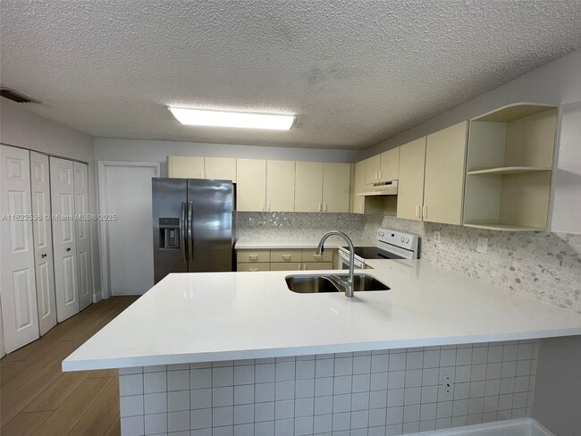 Building Photo - 1727 SW 136th Pl
