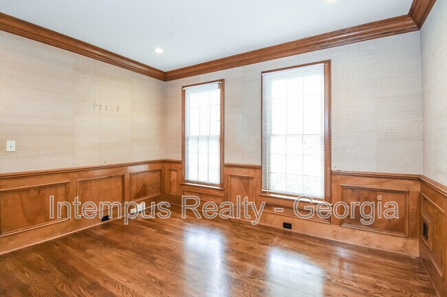 Building Photo - 330 Banyon Brook Point