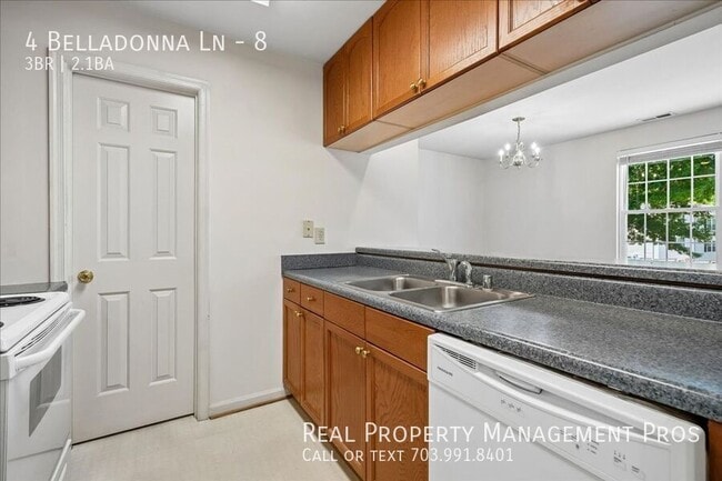 Building Photo - 4 Belladonna Ln