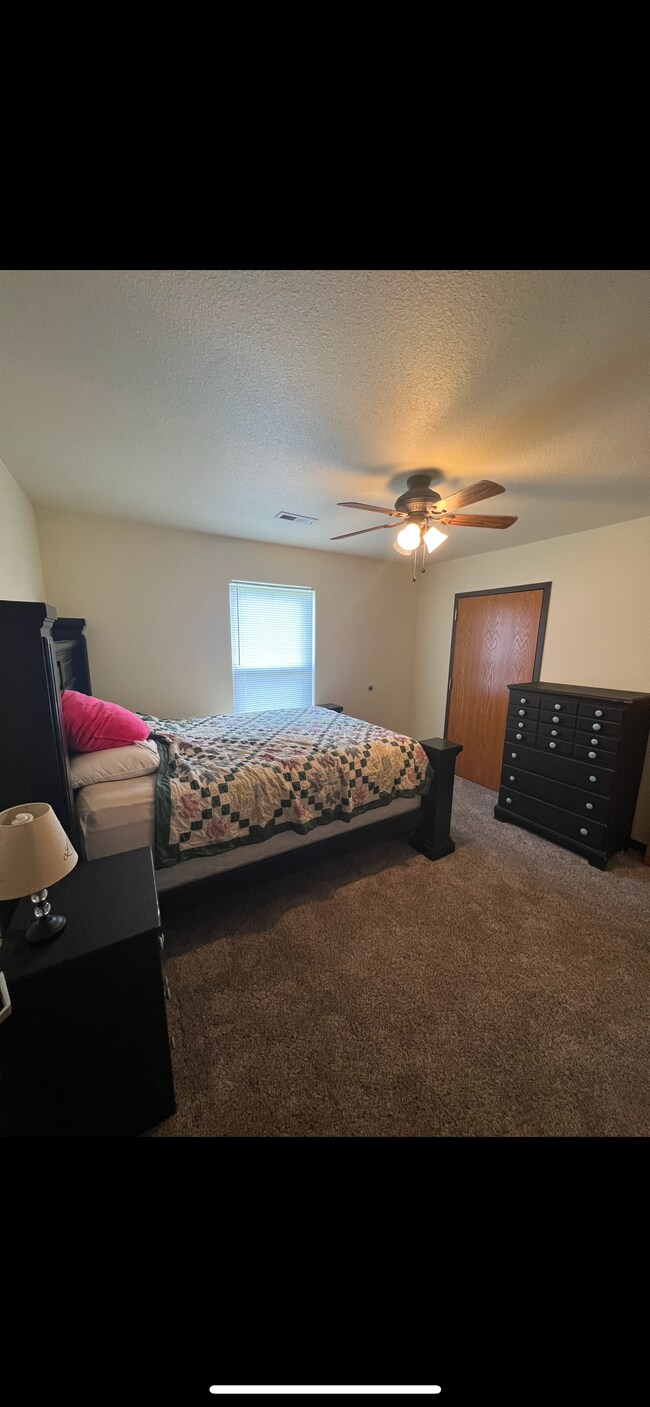 Master Bedroom - 604 NE Douglas St