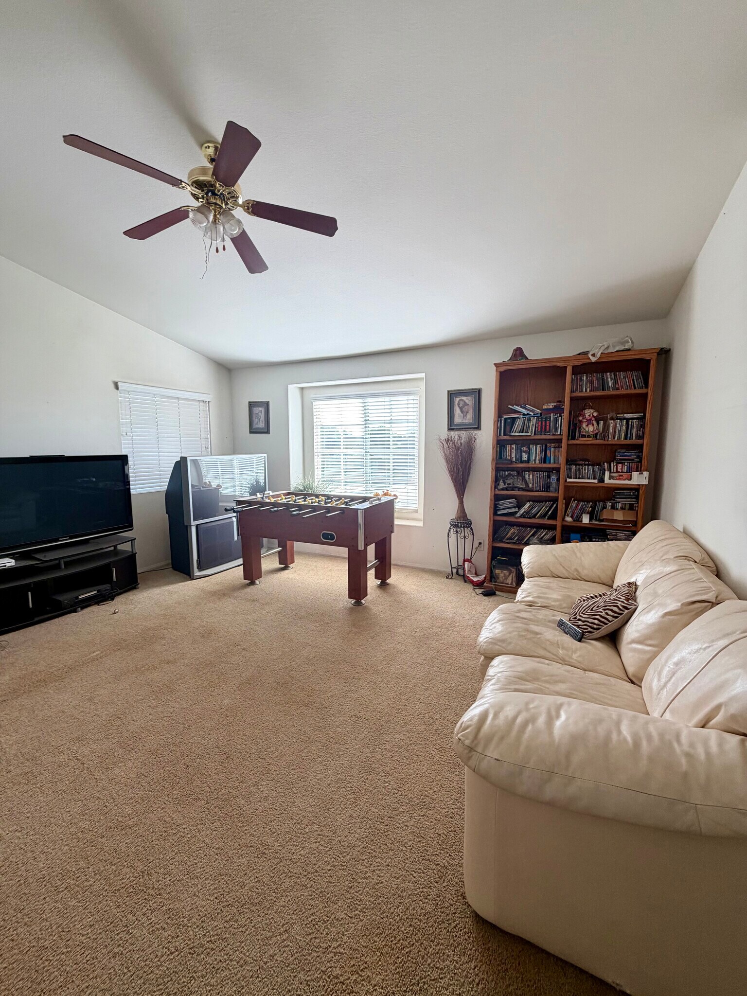 Building Photo - 10095 Kings Ct