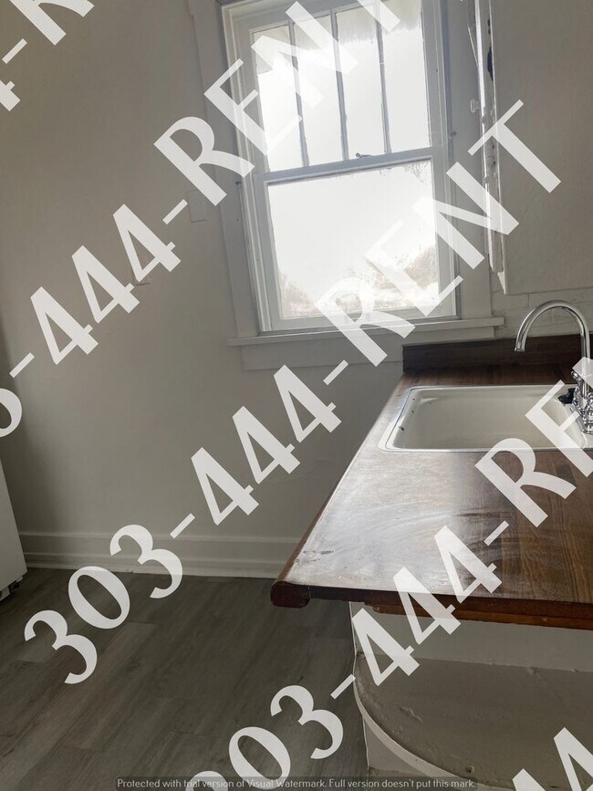 Building Photo - 10625