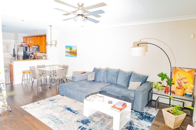 Building Photo - Charming 2BR Condo in Atlanta