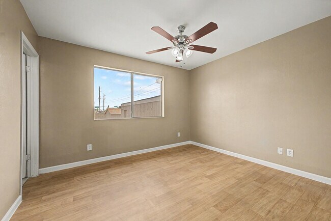 Building Photo - 17801 N 8th Dr