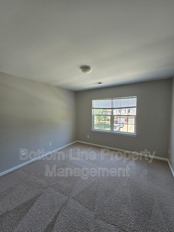 Building Photo - 8630 Carolina Lily Ln