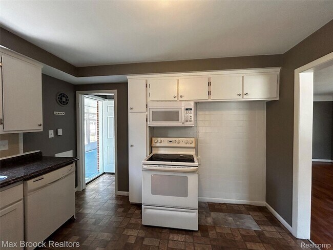 Building Photo - 21307 Le Fever Ave