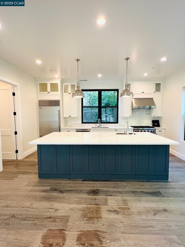 Building Photo - 6 Linda Vista