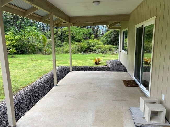Building Photo - 3/2 Furnished & Pet Friendly-Hawaiian Paradise Park