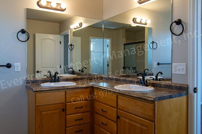 Building Photo - 3015 Denver Dr