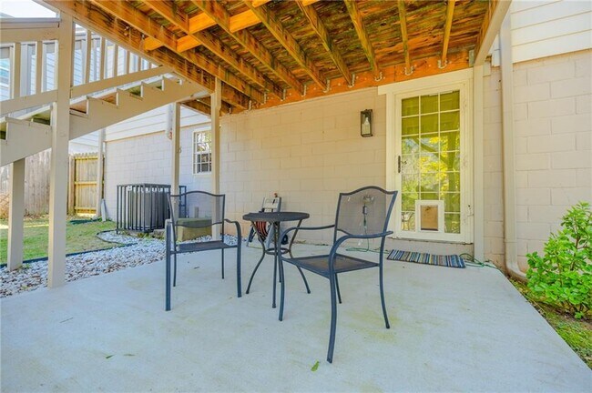 Building Photo - 1131 Winburn Dr