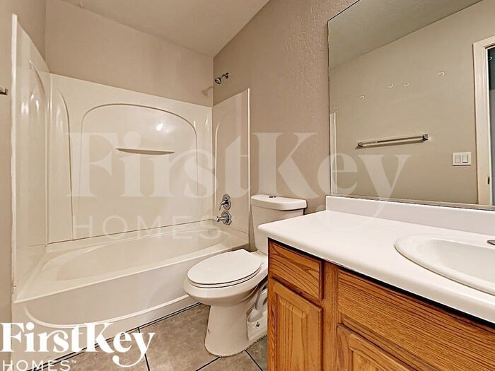 Building Photo - 2050 W Hayden Peak Dr