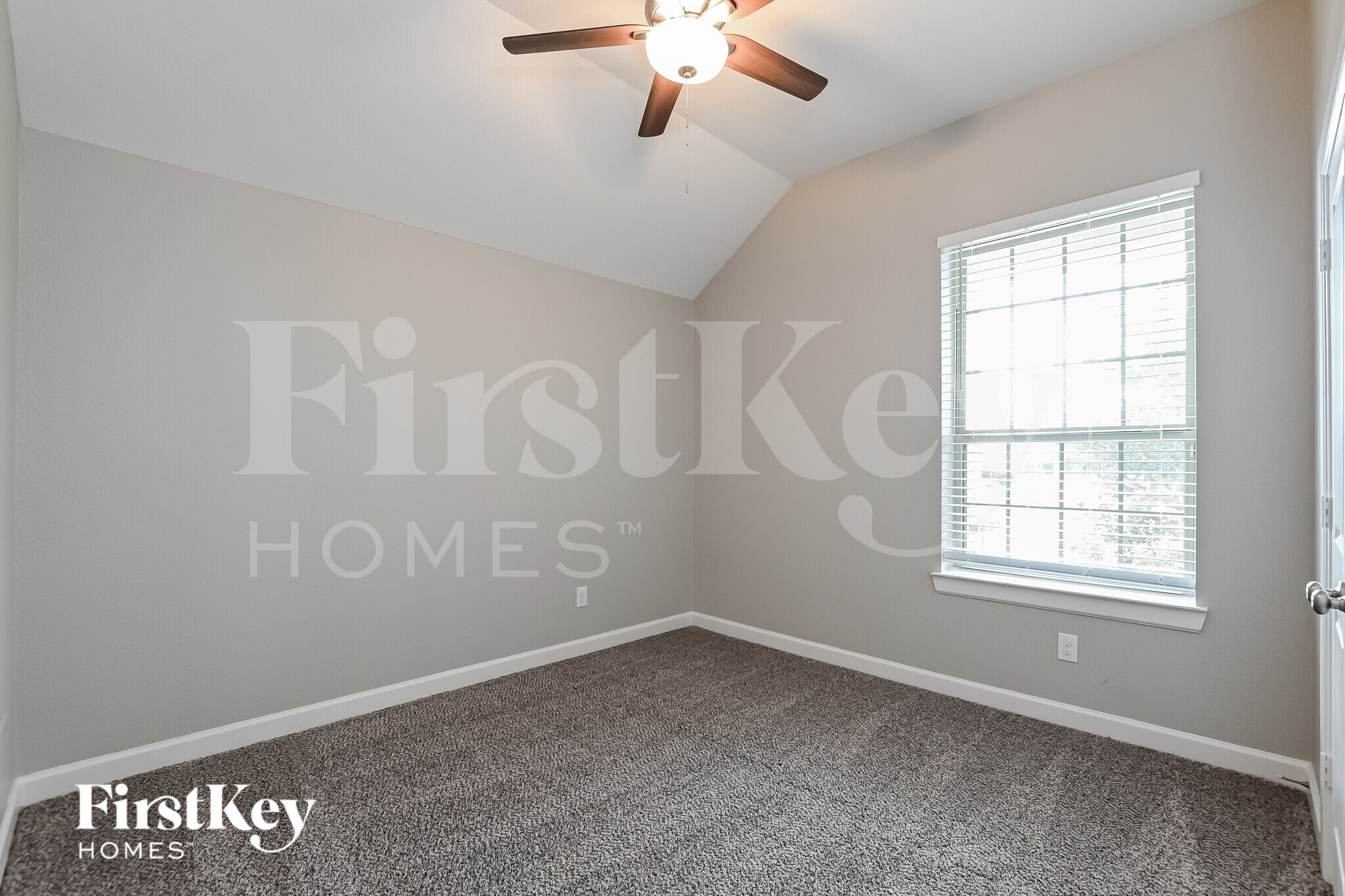 Building Photo - 10327 Armstrong Dr