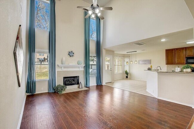 Building Photo - 537 Golden Creek Dr