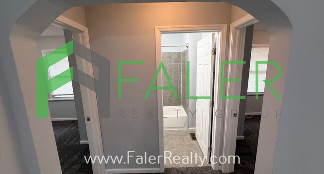 Building Photo - Adorable 2-Bedroom Bungalow