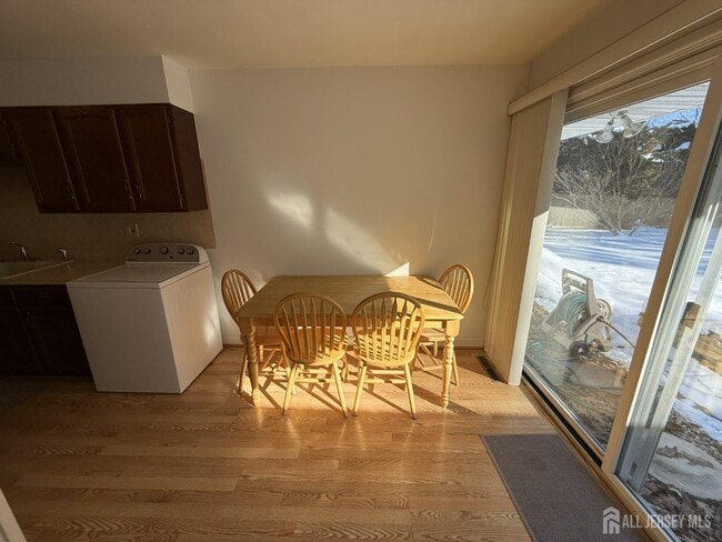 Building Photo - 10 Tyndall Rd