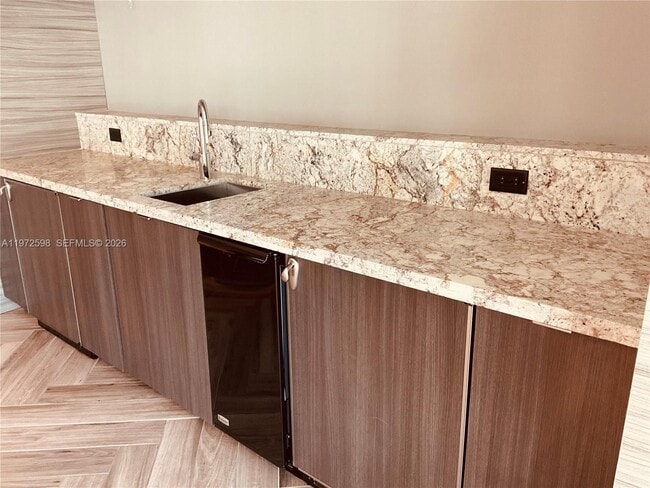 Building Photo - 1600 SW 1st Ave