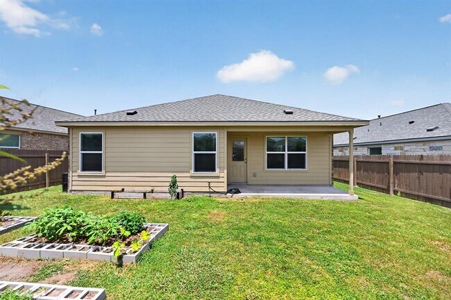 Building Photo - 128 Konik Rd