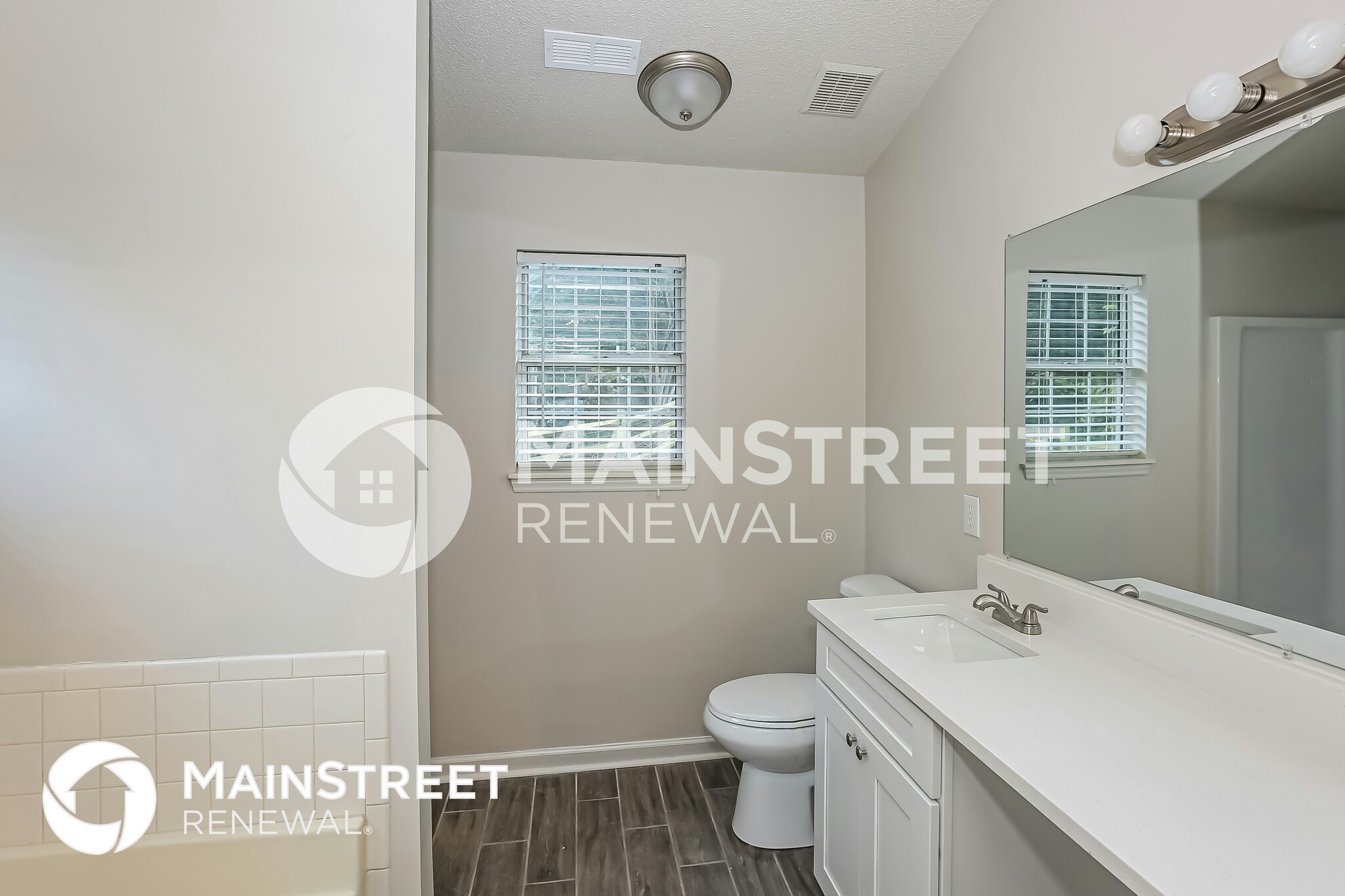 Building Photo - 3330 Crescent Knoll Dr