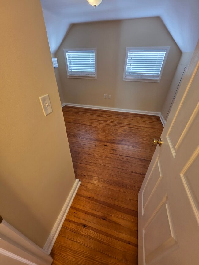 Building Photo - 1406 Montgomery Rd