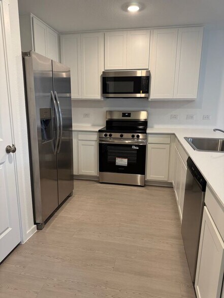 Building Photo - 414 Bower Dr