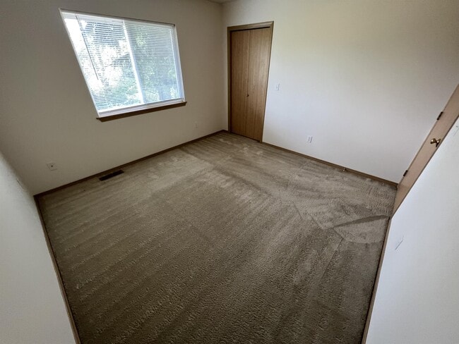 Building Photo - 3709 87th Ave NE