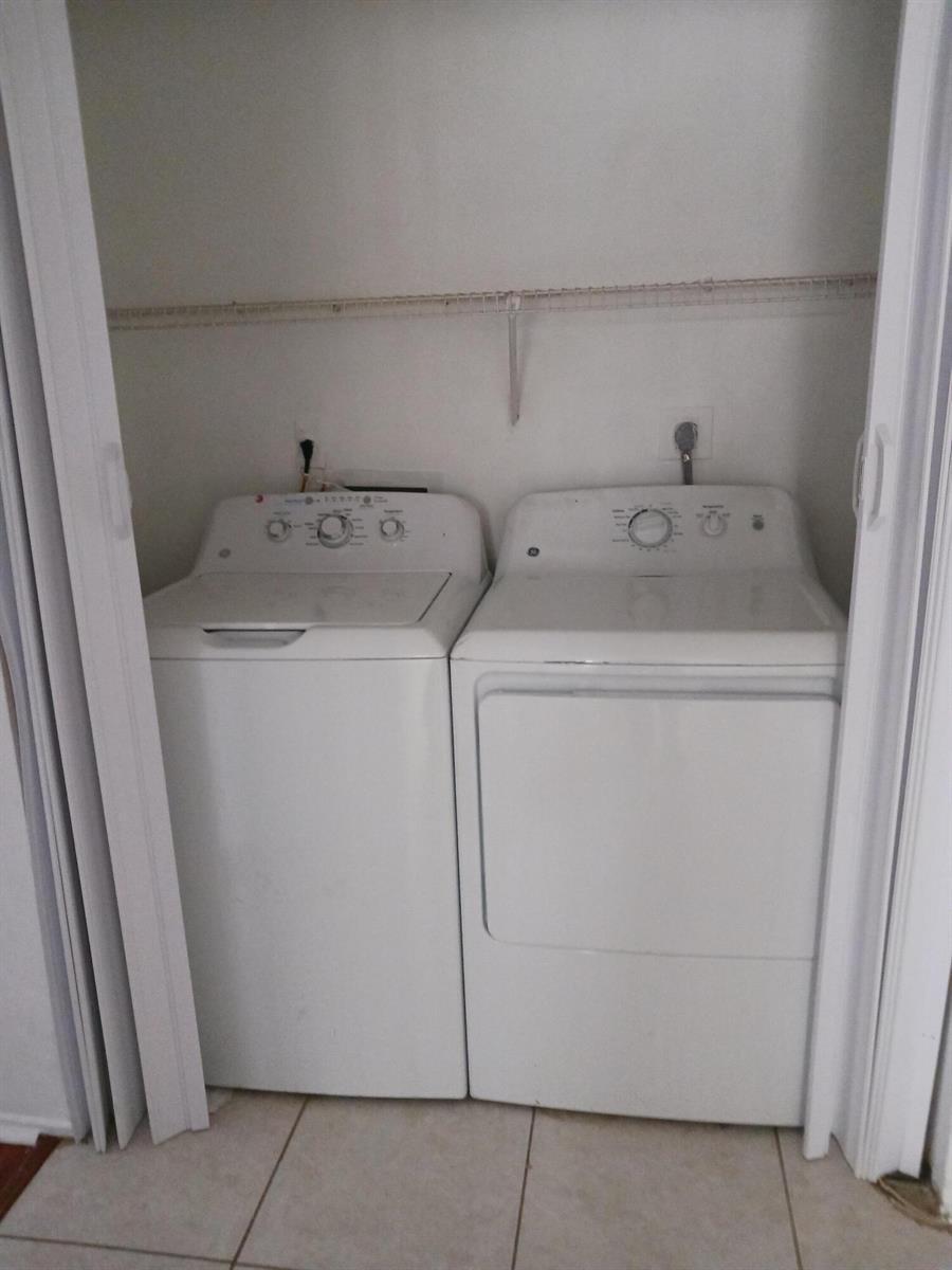 Building Photo - 3187 Coral Lake Dr