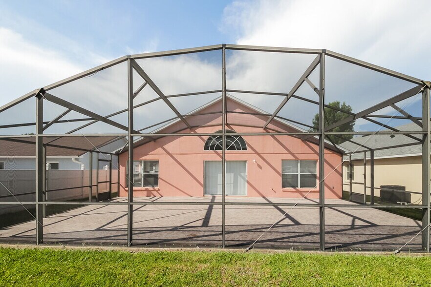 Building Photo - 4616 Falcon Ave