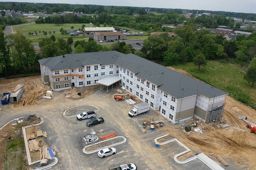 Building Photo - Bee Creek Crossing