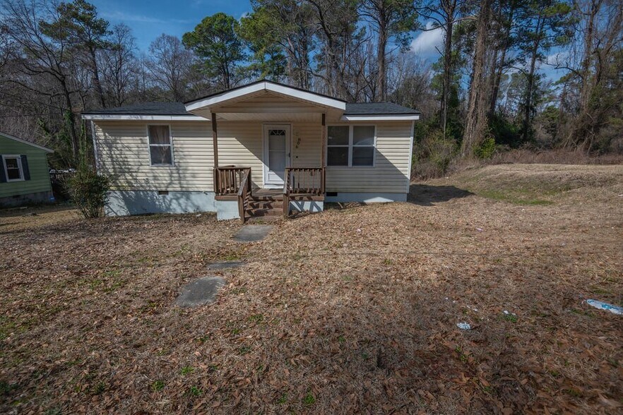 Building Photo - 806 Lakeland St