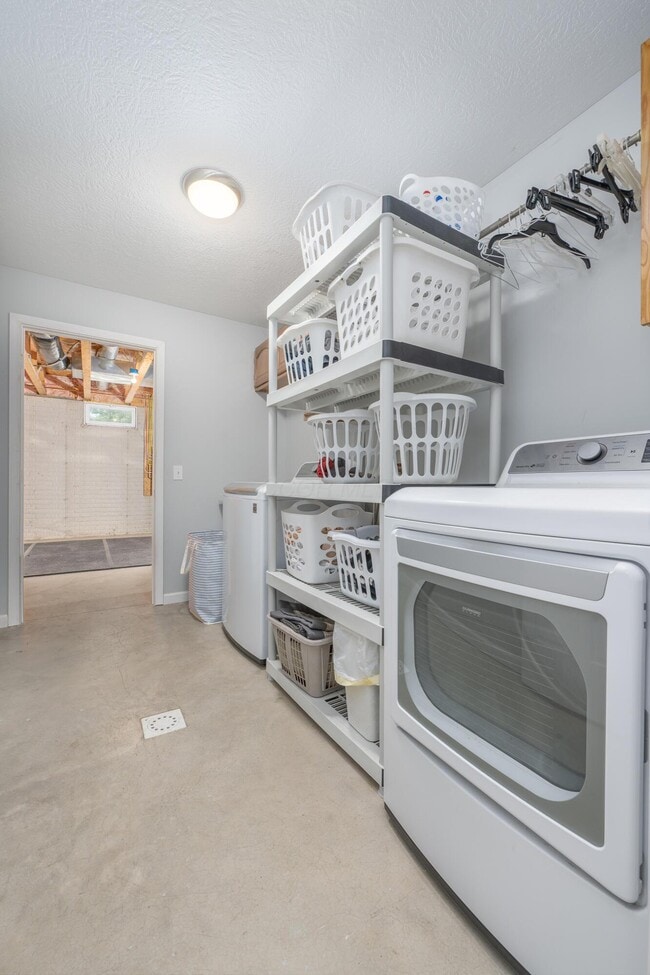 Building Photo - 5635 Van Fossen Rd