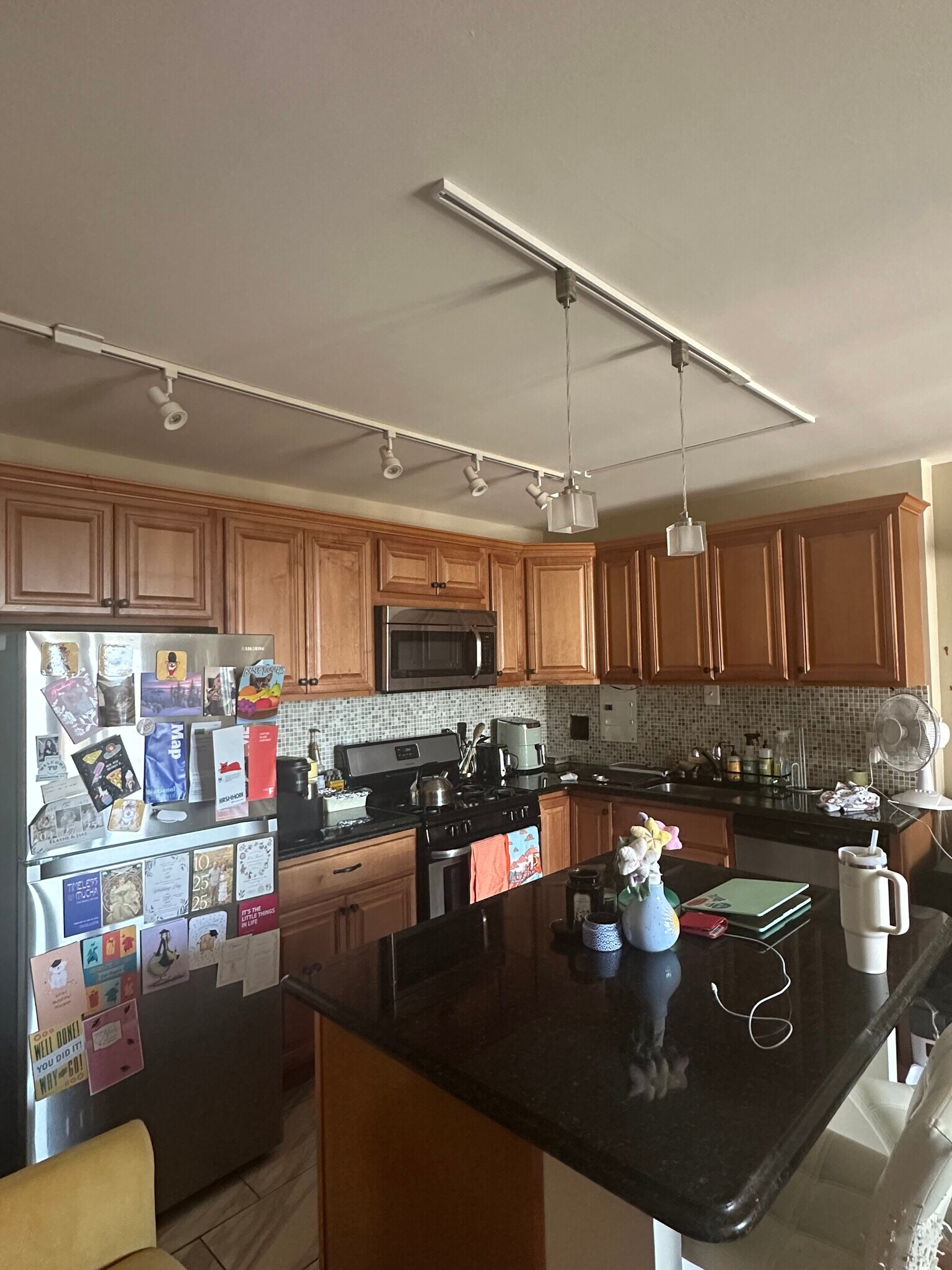 kitchen/dinning area - 950 25th St NW