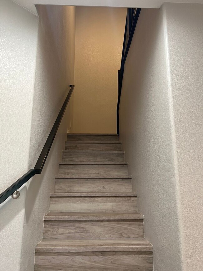 Building Photo - Do not miss this opportunity - Fabulous Location