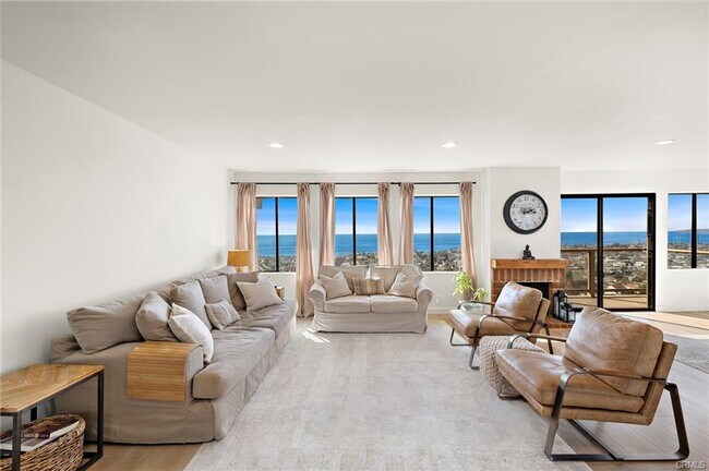 Building Photo - 126 Calle Patricia