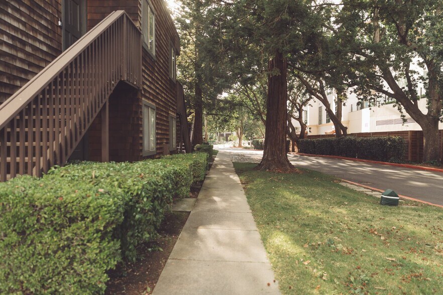 Building Photo - 1173 Honey Trl