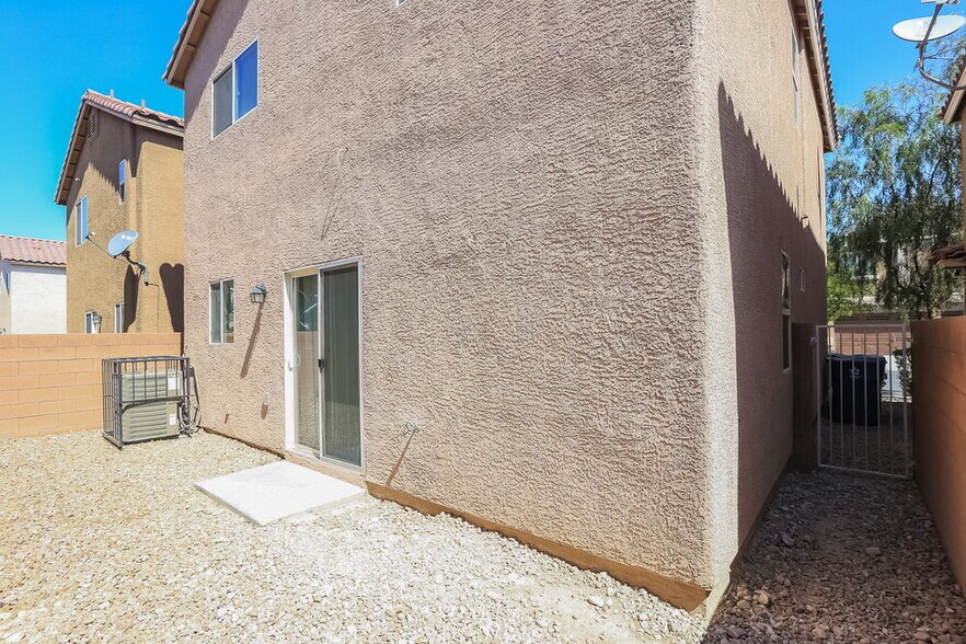 Building Photo - 4973 Blue Marlin Ave