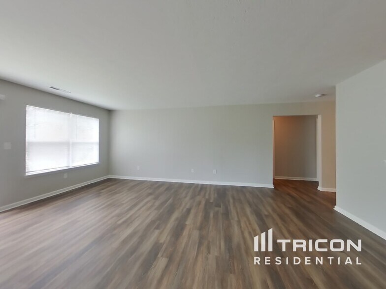 Building Photo - 10707 Tedder Lake Dr