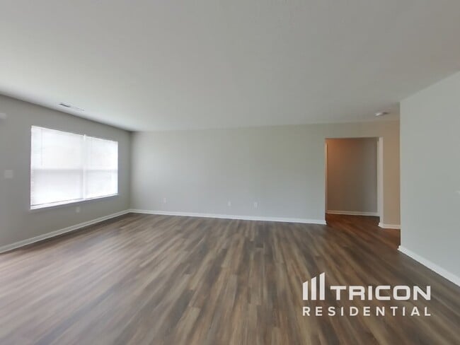 Building Photo - 10707 Tedder Lake Dr
