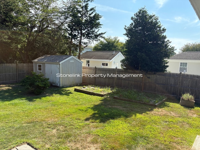 Building Photo - Newly Renovated Single Family Home For Ren...