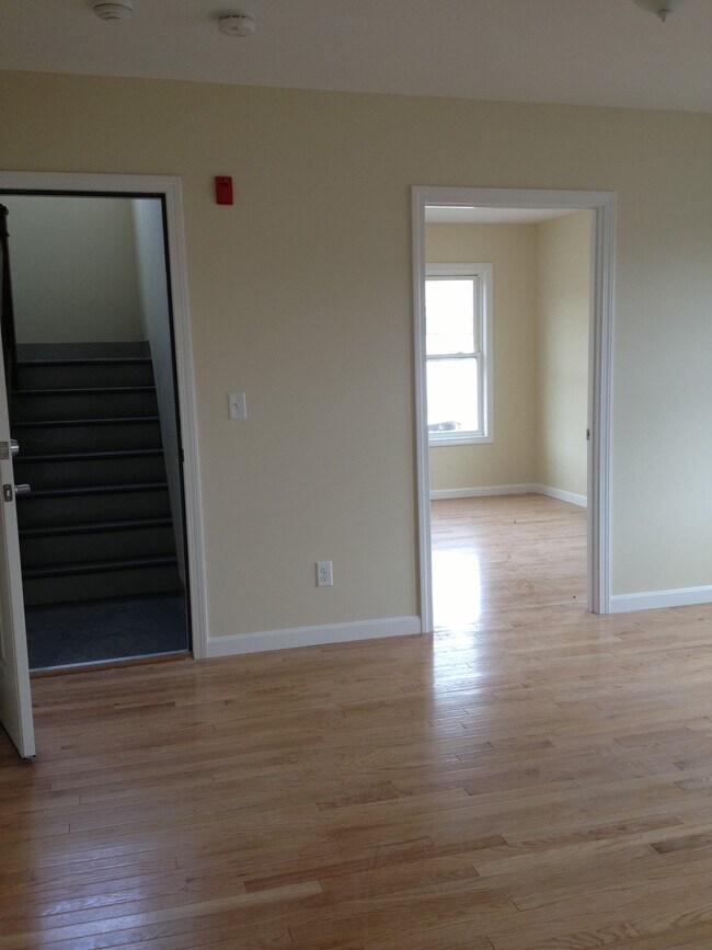 Building Photo - 21 Nassau St