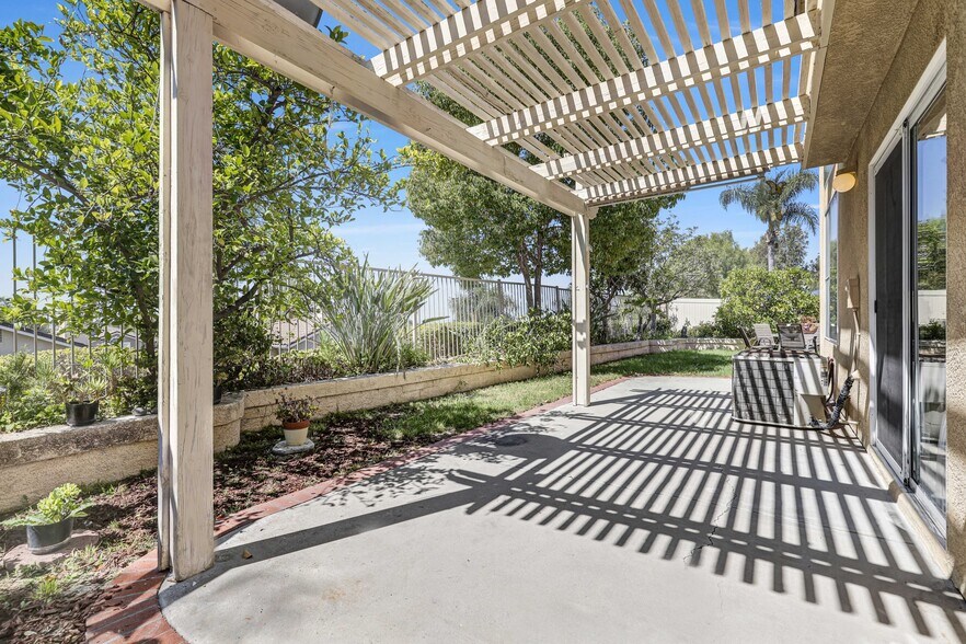 Building Photo - 22 Blackwood