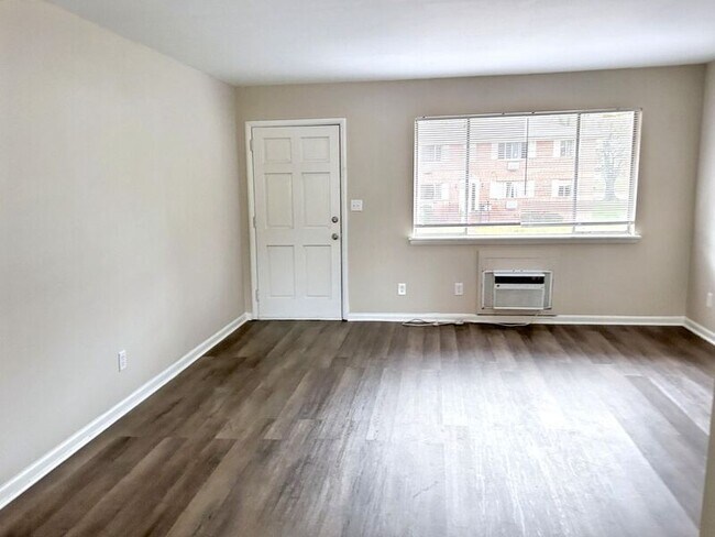 Building Photo - 7736 Rugby Ave