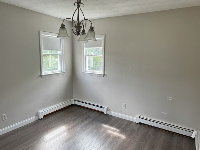 Building Photo - 587R Boston Rd