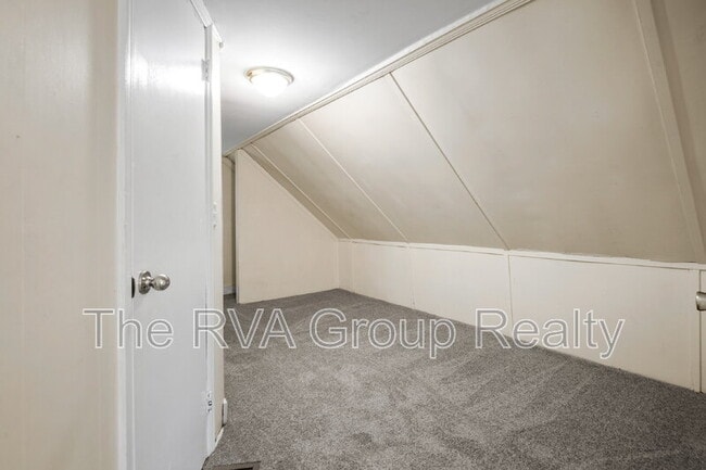 Building Photo - 819 Boroughbridge Rd