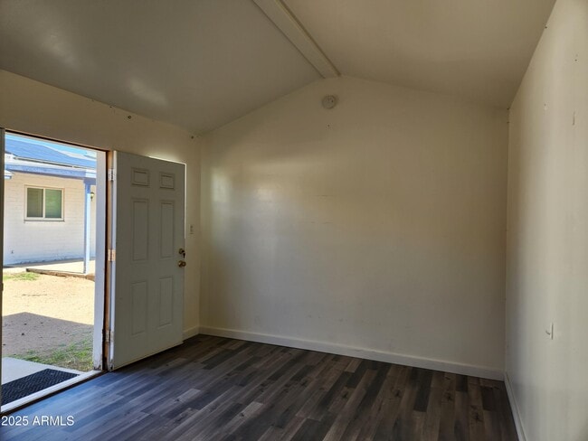 Building Photo - 413 W Piute Ave